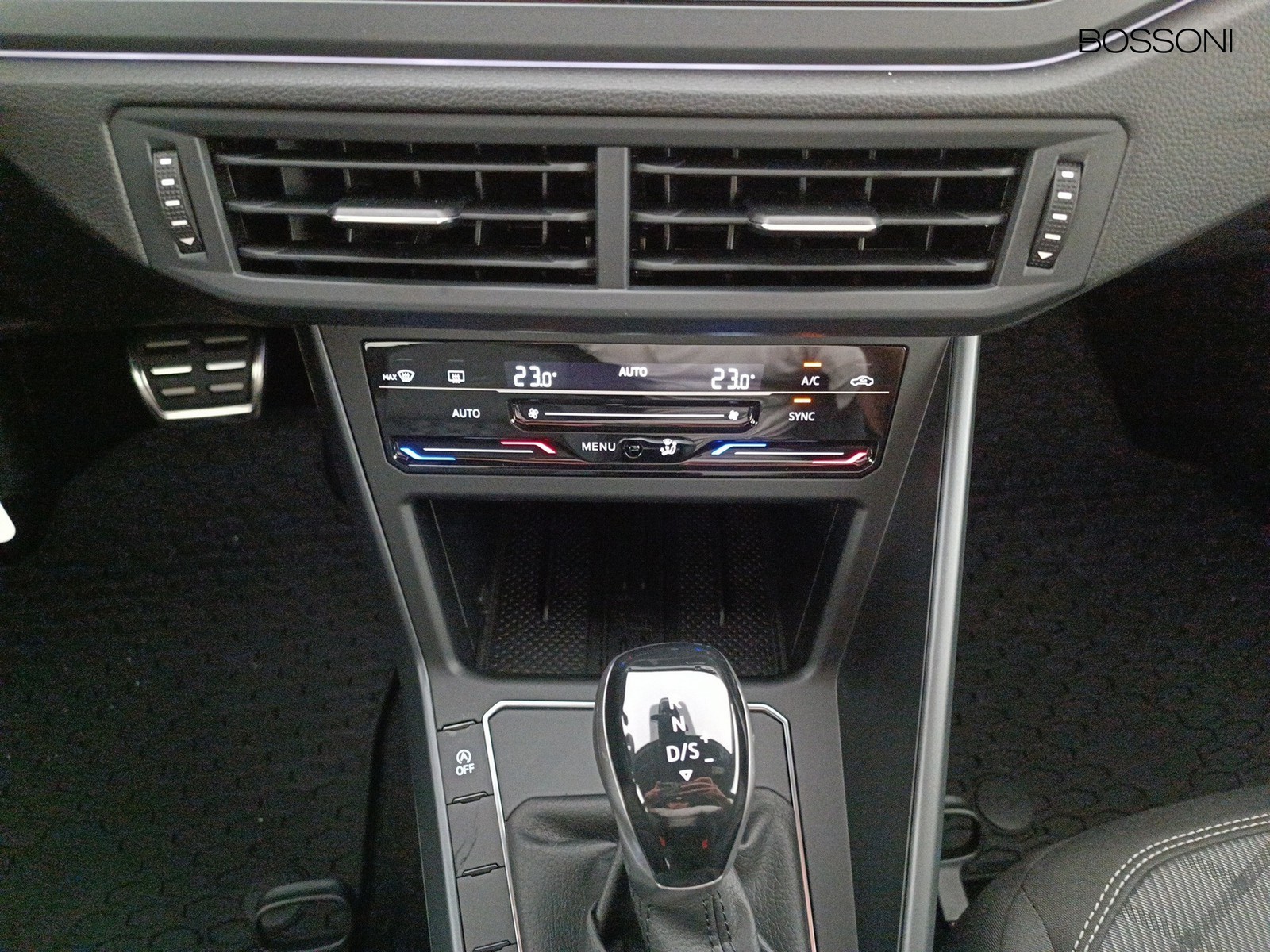 11 - Volkswagen Polo 1.0 tsi 95cv r-line plus dsg
