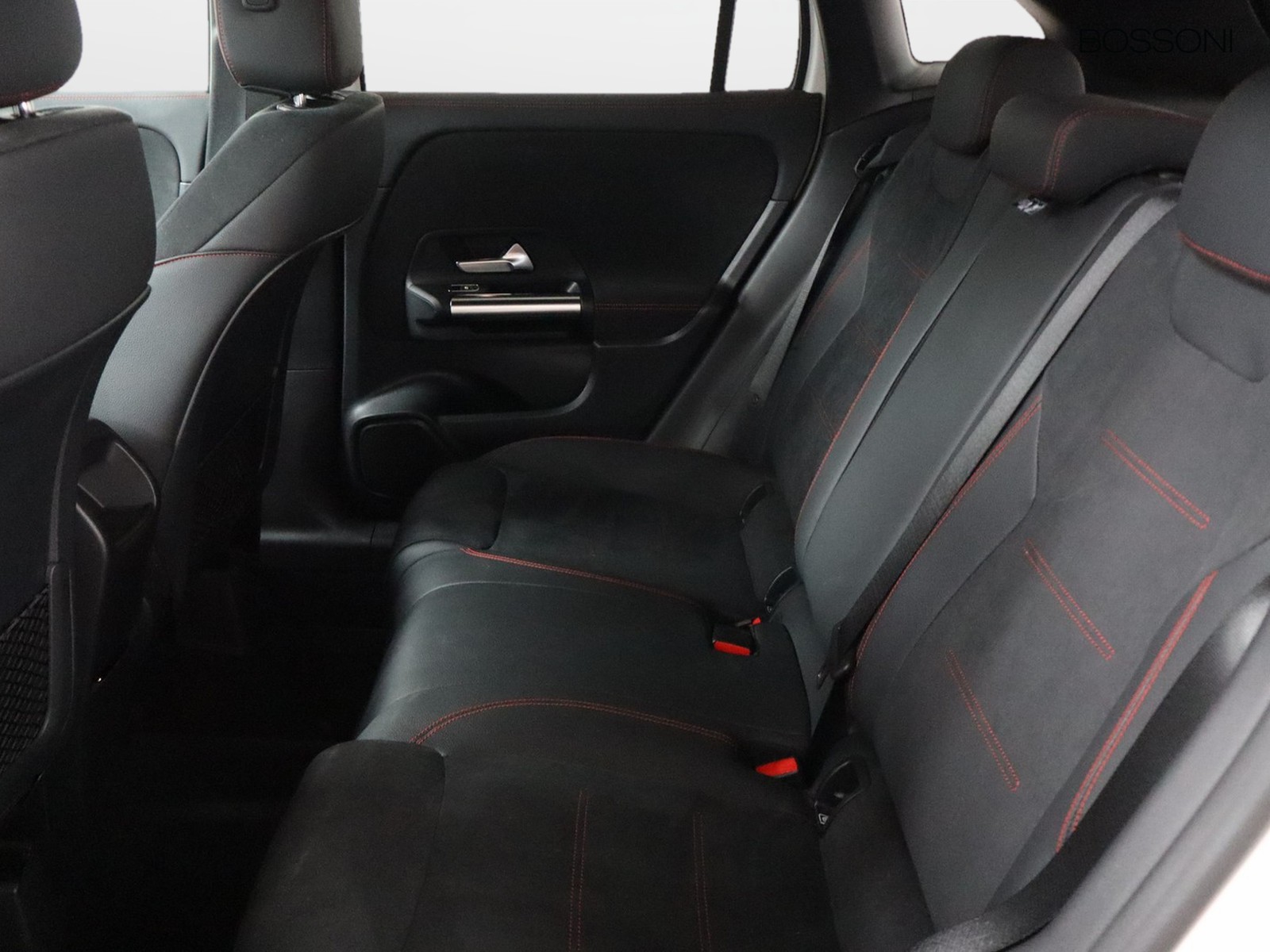 8 - Mercedes GLA 180 d amg line advanced plus 8g-dct