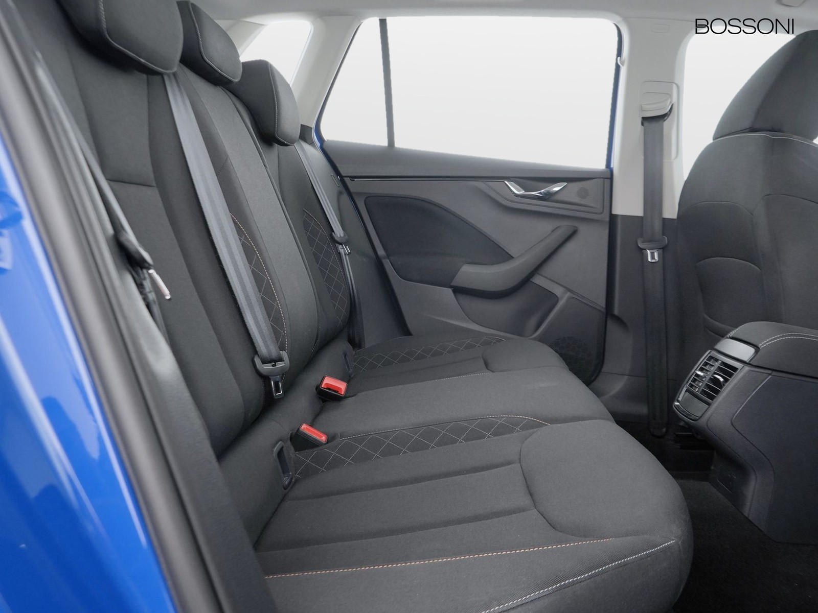 9 - Skoda Kamiq 1.0 g-tec 90cv ambition
