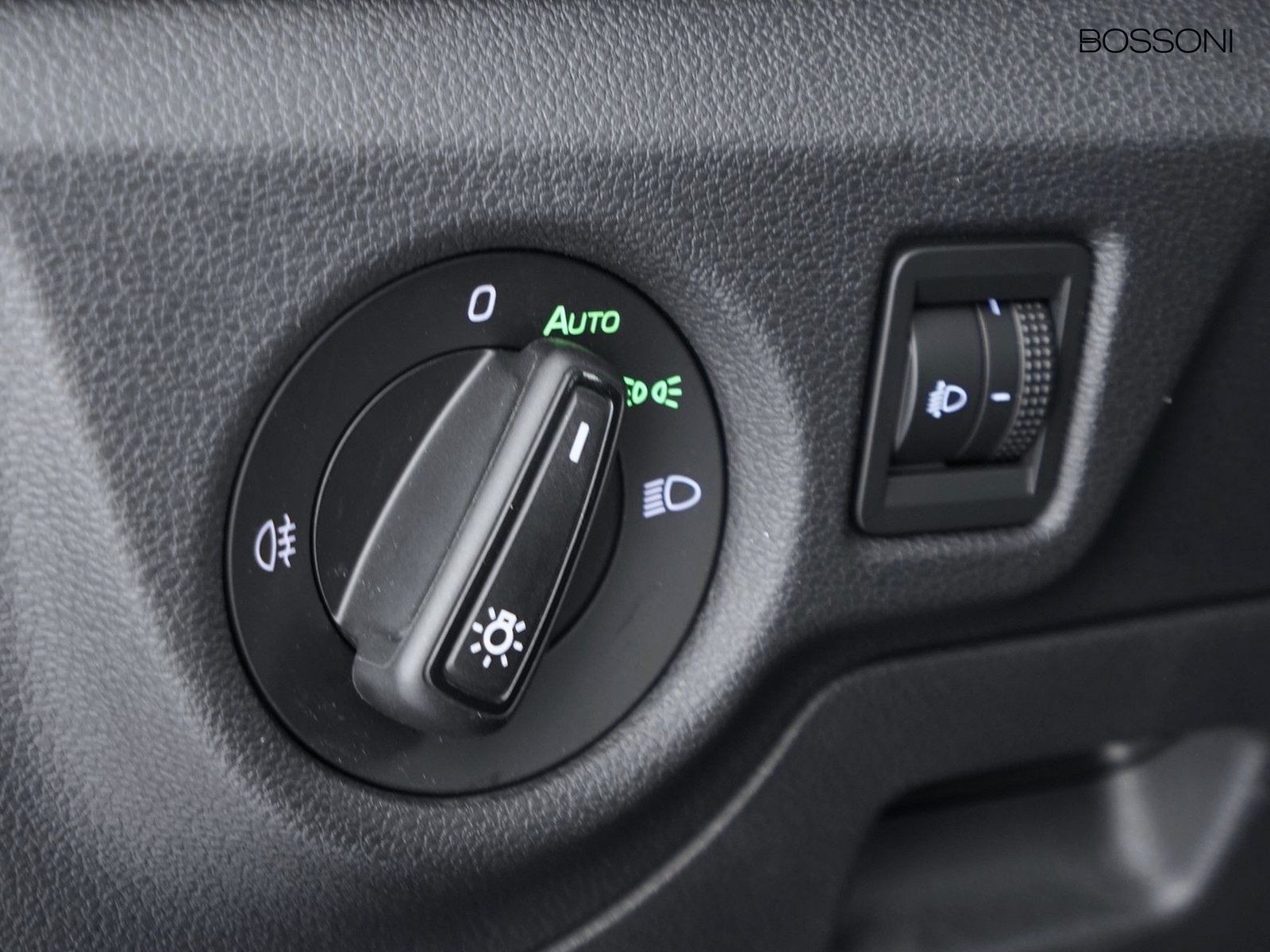 16 - Skoda Kamiq 1.0 g-tec 90cv ambition