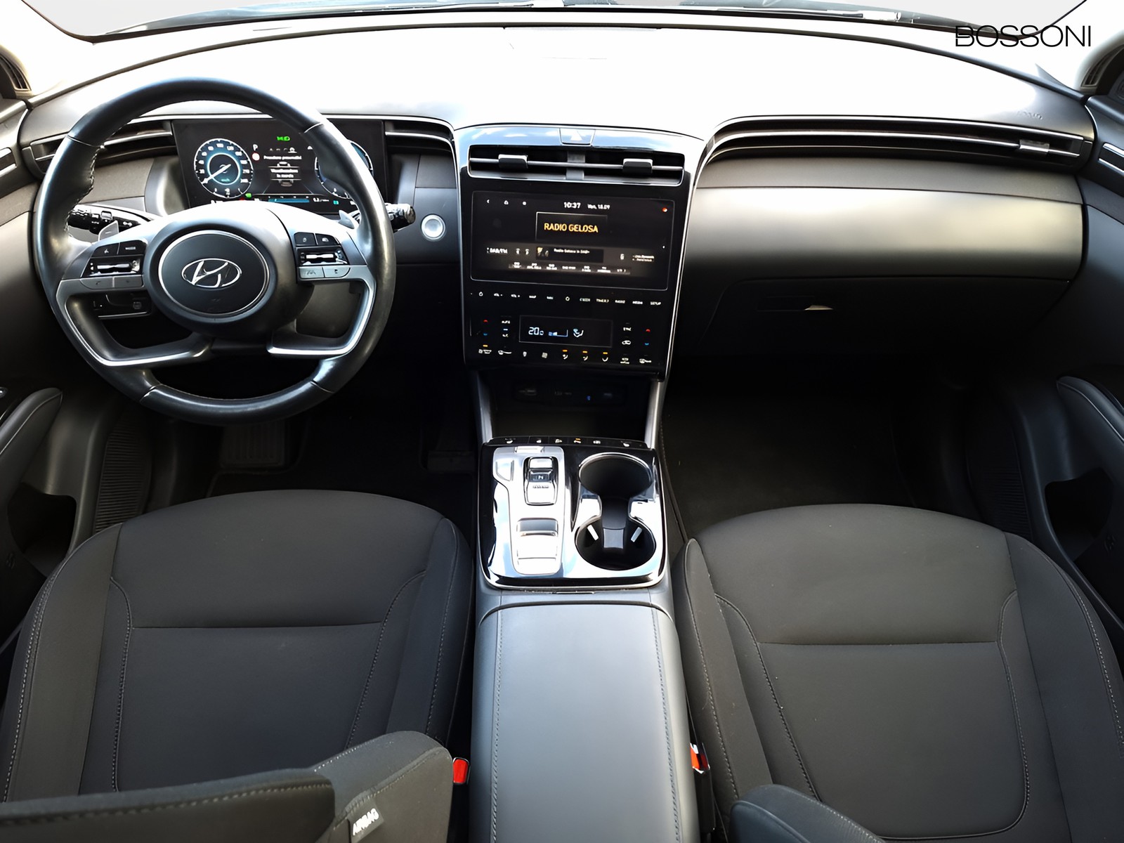 8 - Hyundai Tucson 1.6 hev exellence 2wd at
