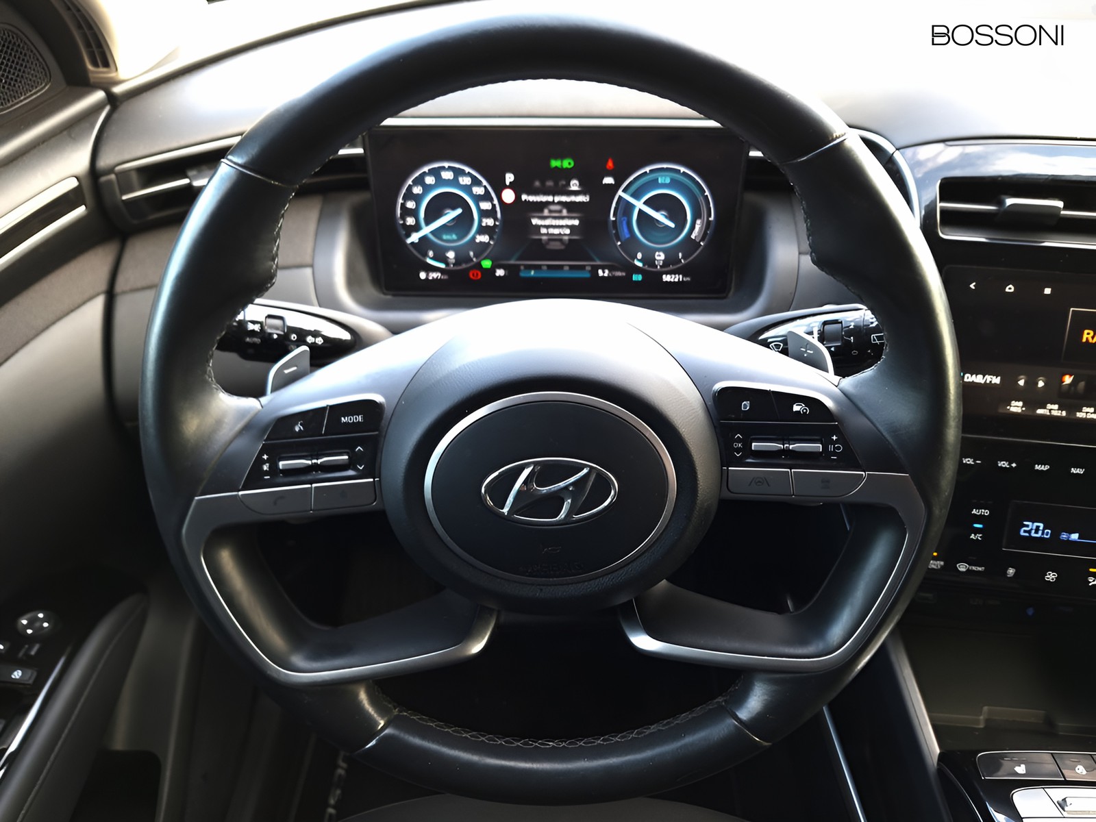 9 - Hyundai Tucson 1.6 hev exellence 2wd at