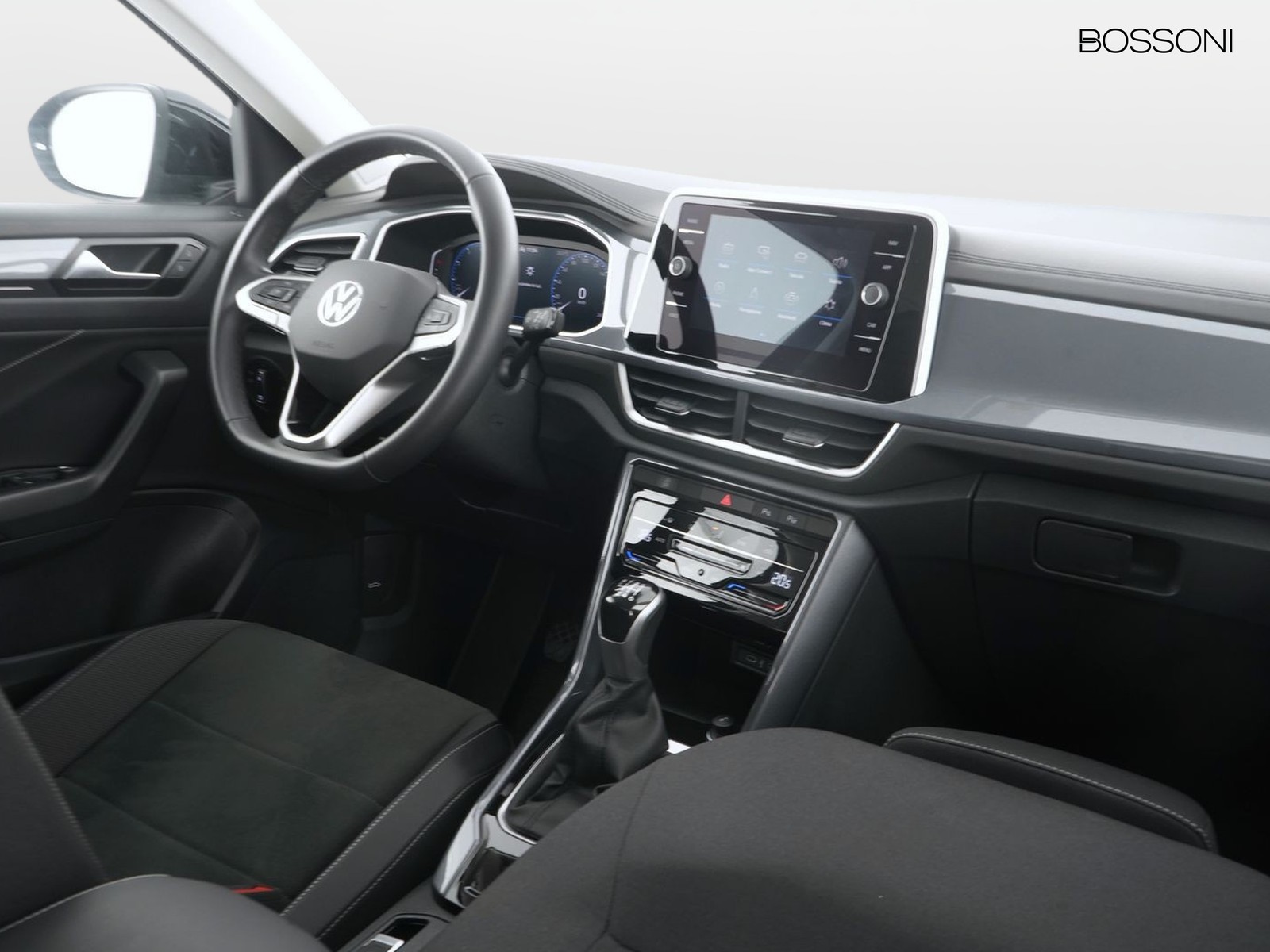 6 - Volkswagen T-Roc 1.0 tsi 110cv style