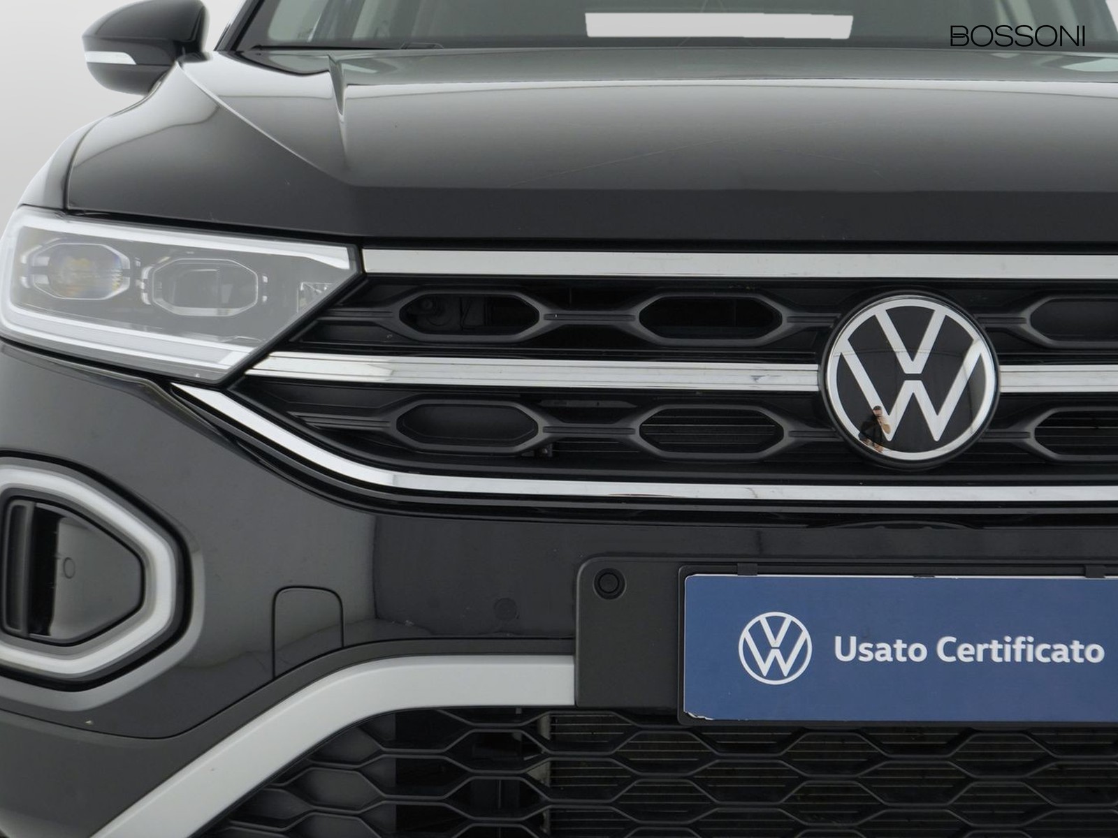 14 - Volkswagen T-Roc 1.0 tsi 110cv style