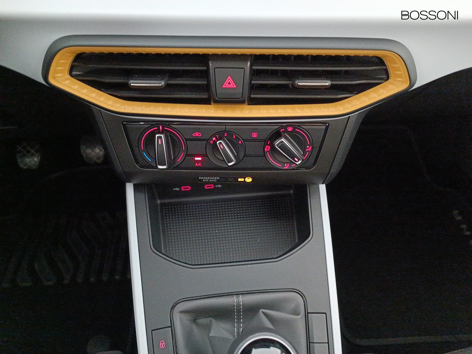 11 - SEAT Arona 1.0 tgi 90cv style