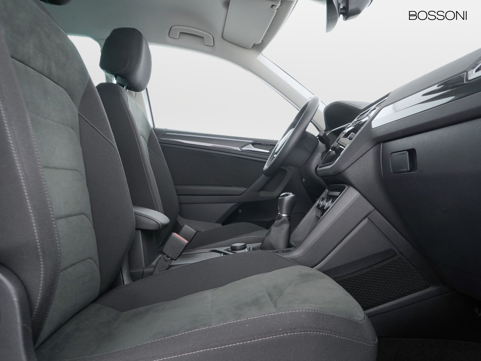8 - Volkswagen Tiguan 2.0 tdi scr bluemotion 150cv advanced 4motion