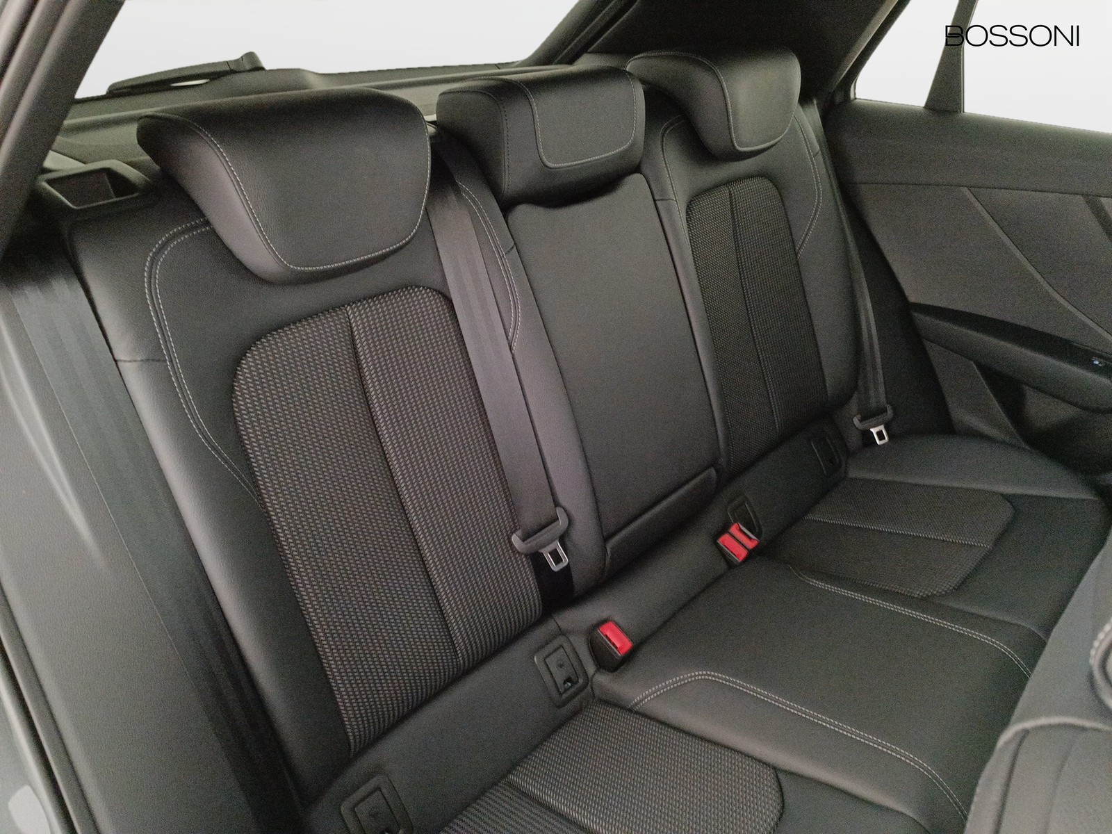 21 - Audi Q2 30 2.0 tdi s line edition