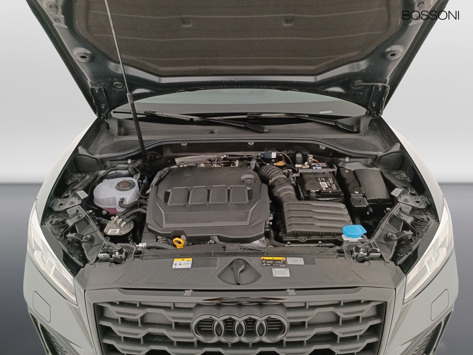 32 - Audi Q2 30 2.0 tdi s line edition