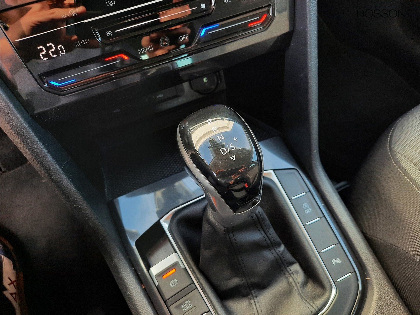 12 - Volkswagen Tiguan 2.0 tdi scr 150cv life dsg