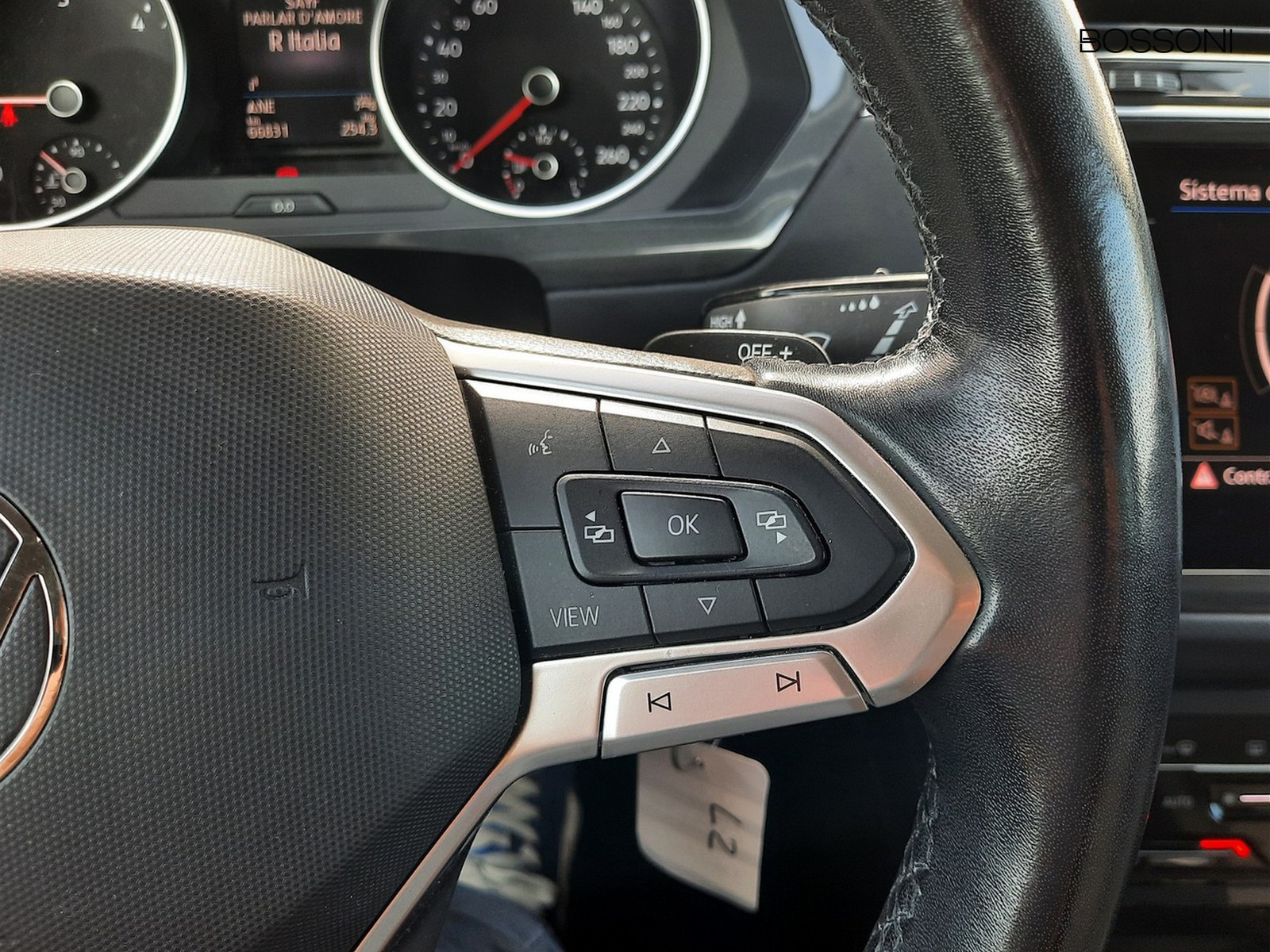 16 - Volkswagen Tiguan 2.0 tdi scr 150cv life dsg