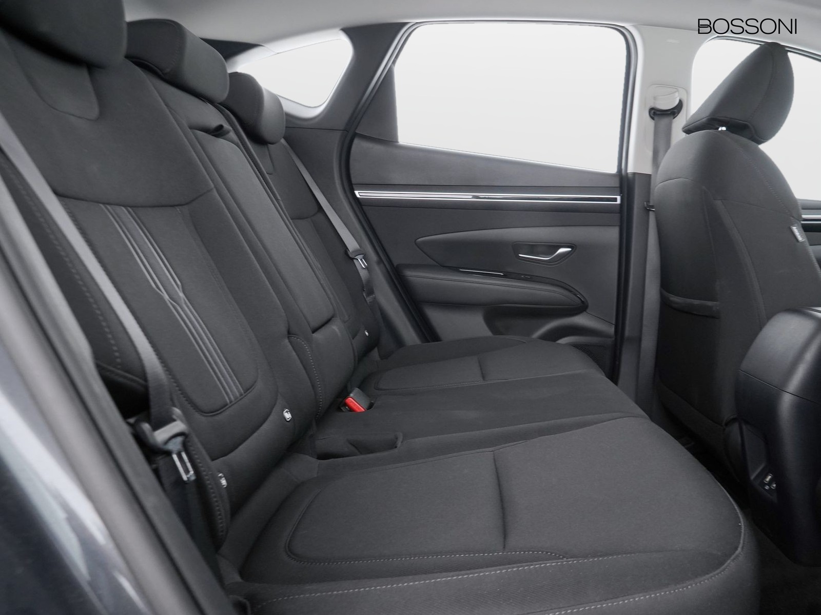 9 - Hyundai Tucson 1.6 hev xtech 2wd at
