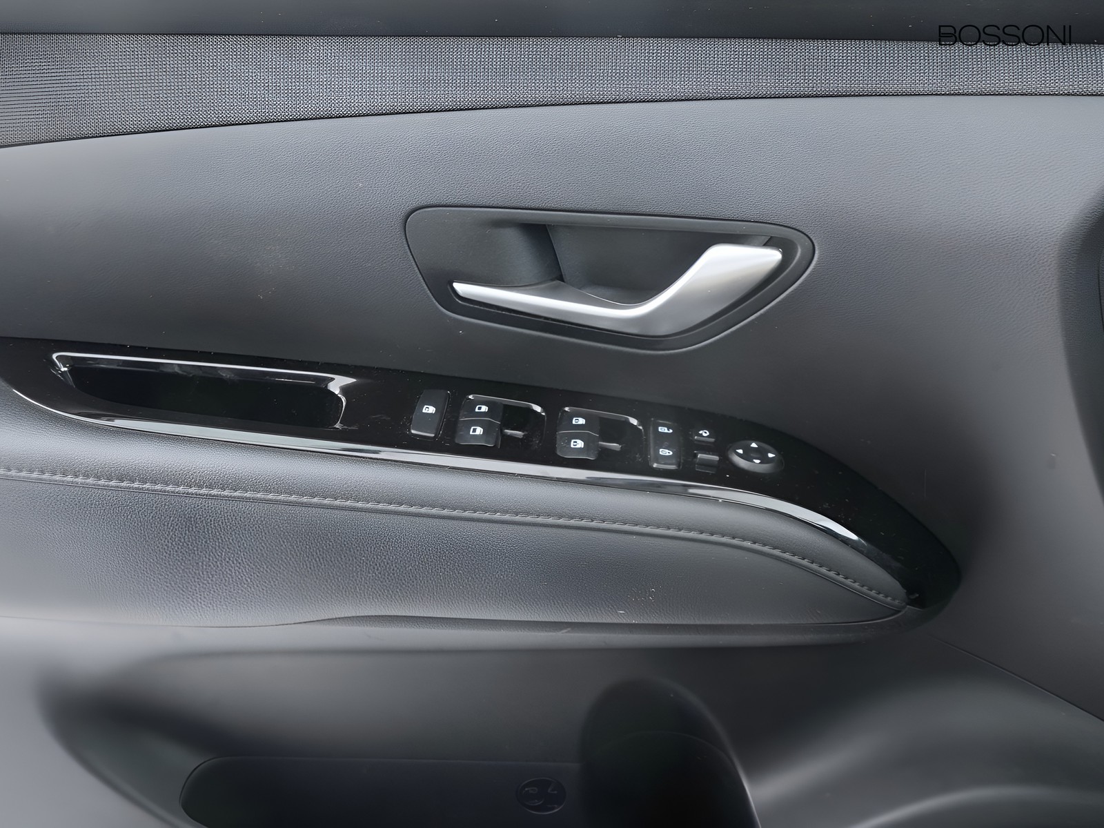 17 - Hyundai Tucson 1.6 hev xtech 2wd at
