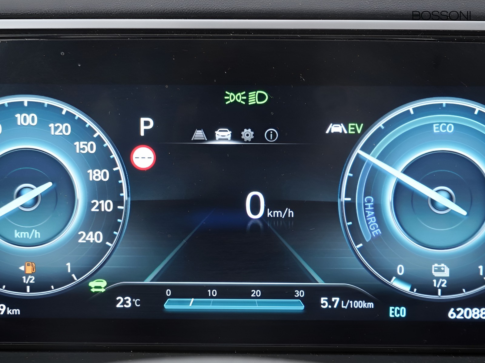 30 - Hyundai Tucson 1.6 hev xtech 2wd at