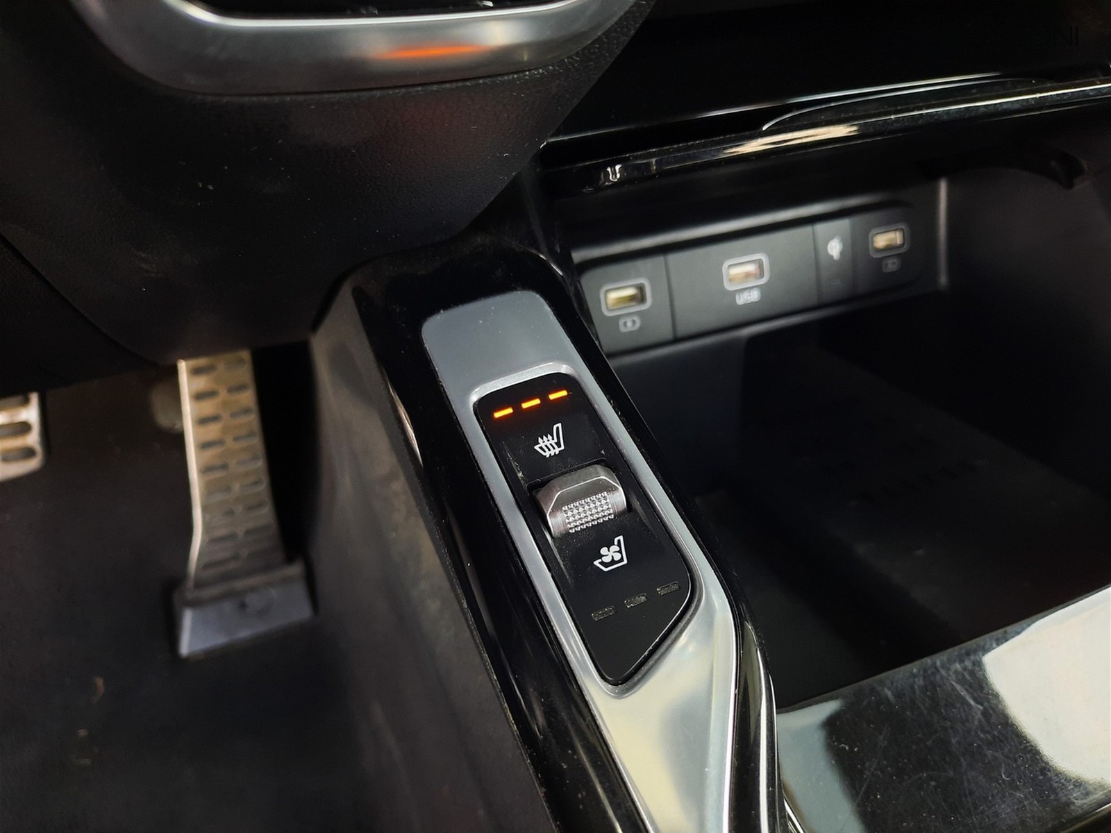18 - Kia Sorento 1.6 t-gdi phev evolution awd at6