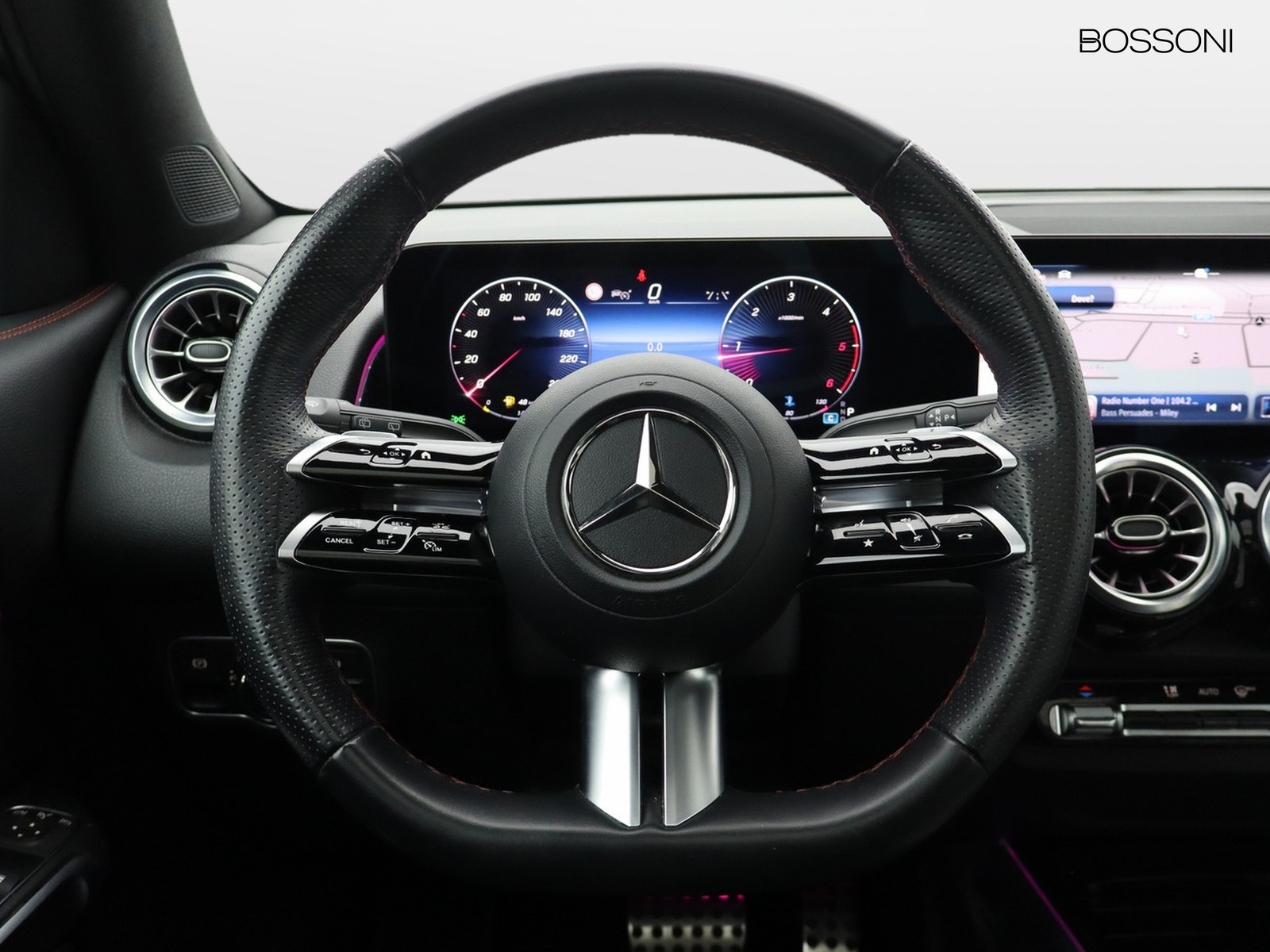 17 - Mercedes GLB 200 d amg line advanced plus 8g-dct