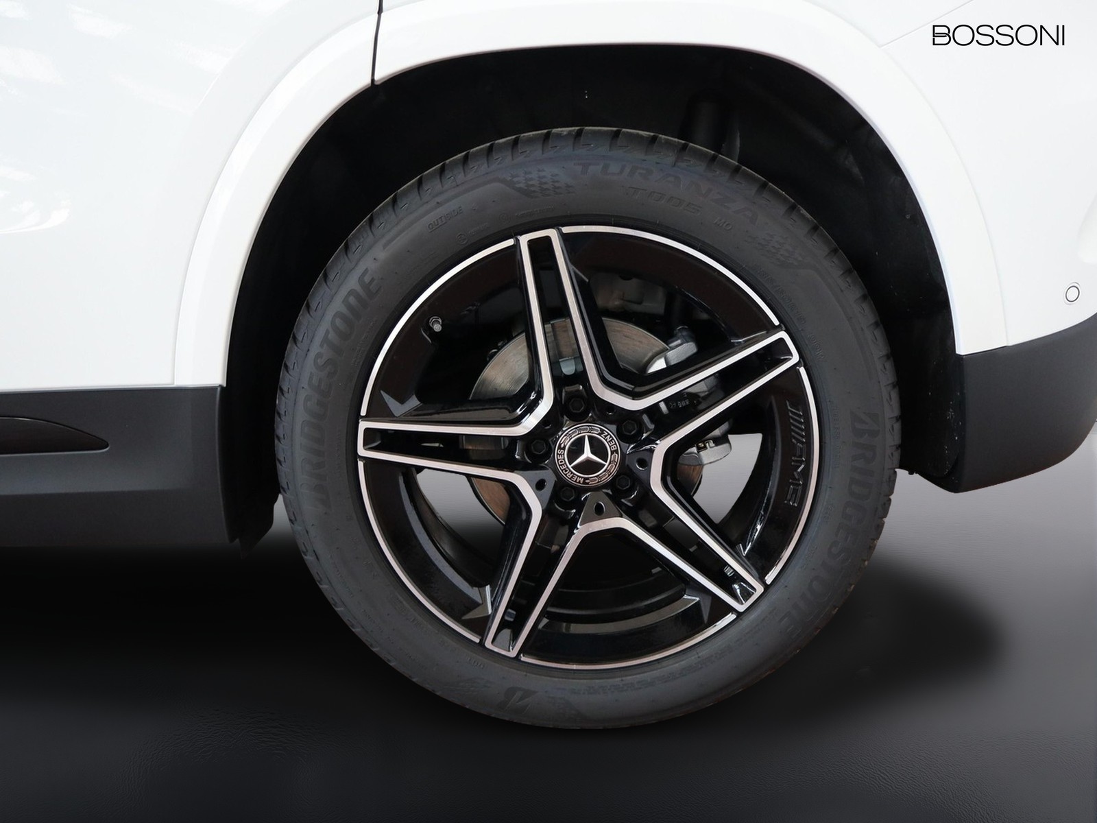 4 - Mercedes GLA 200 d amg line extra 8g-dct