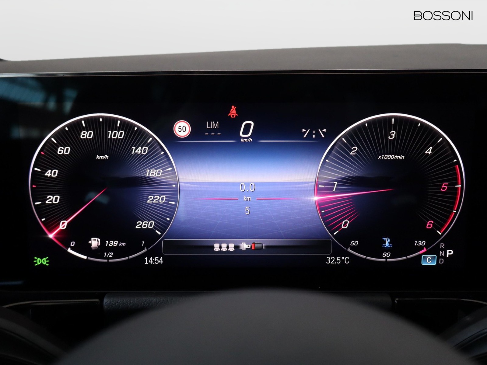 9 - Mercedes GLA 200 d amg line extra 8g-dct