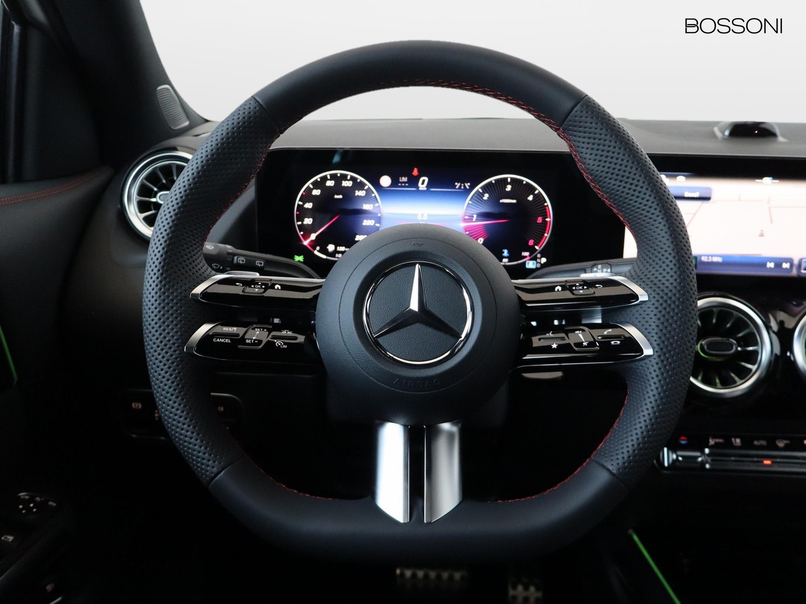 17 - Mercedes GLA 200 d amg line extra 8g-dct