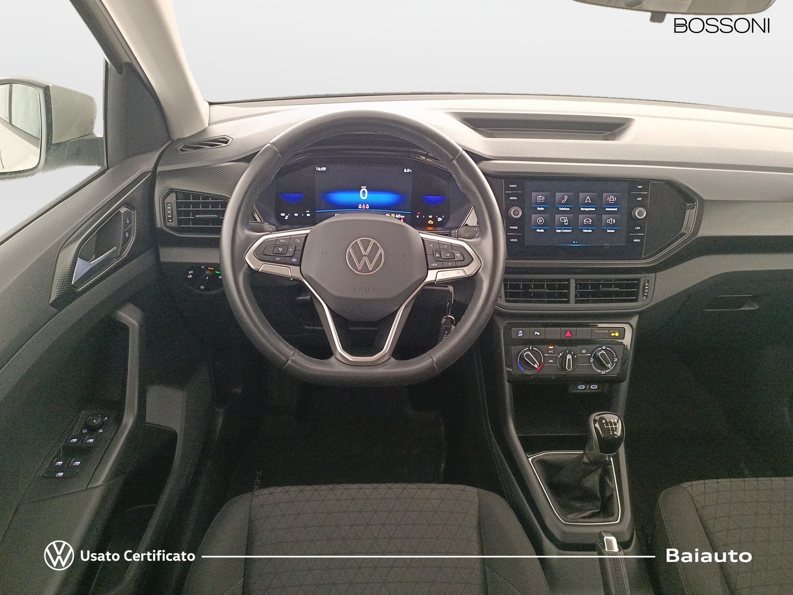 8 - Volkswagen T-Cross 1.0 tsi 95cv style