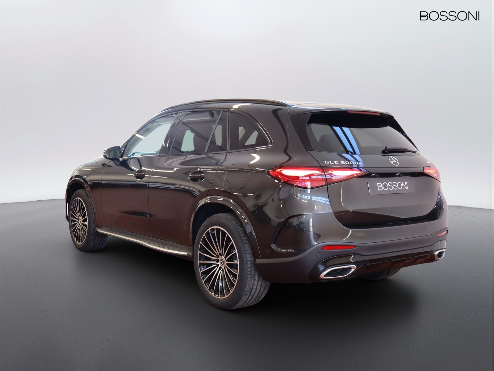 5 - Mercedes GLC suv 300 de plug in hybrid amg line advanced tech 4matic 9g-tronic