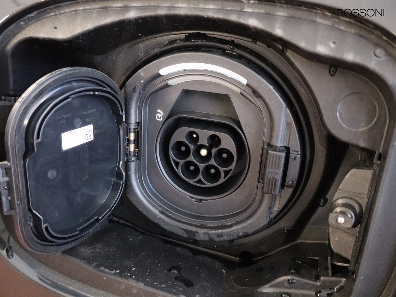 17 - Mercedes GLC suv 300 de plug in hybrid amg line advanced tech 4matic 9g-tronic