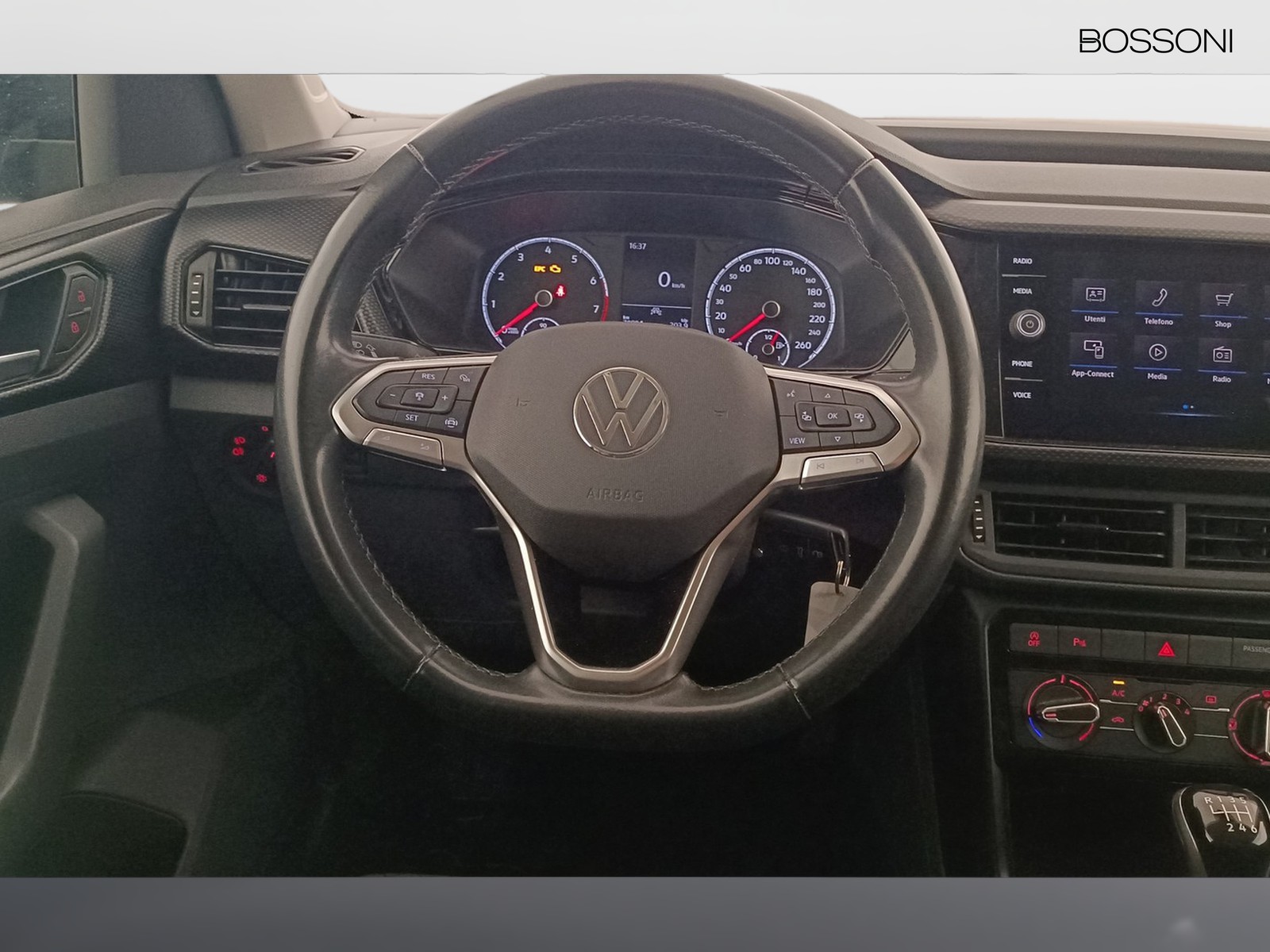 4 - Volkswagen T-Cross 1.0 tsi 110cv style