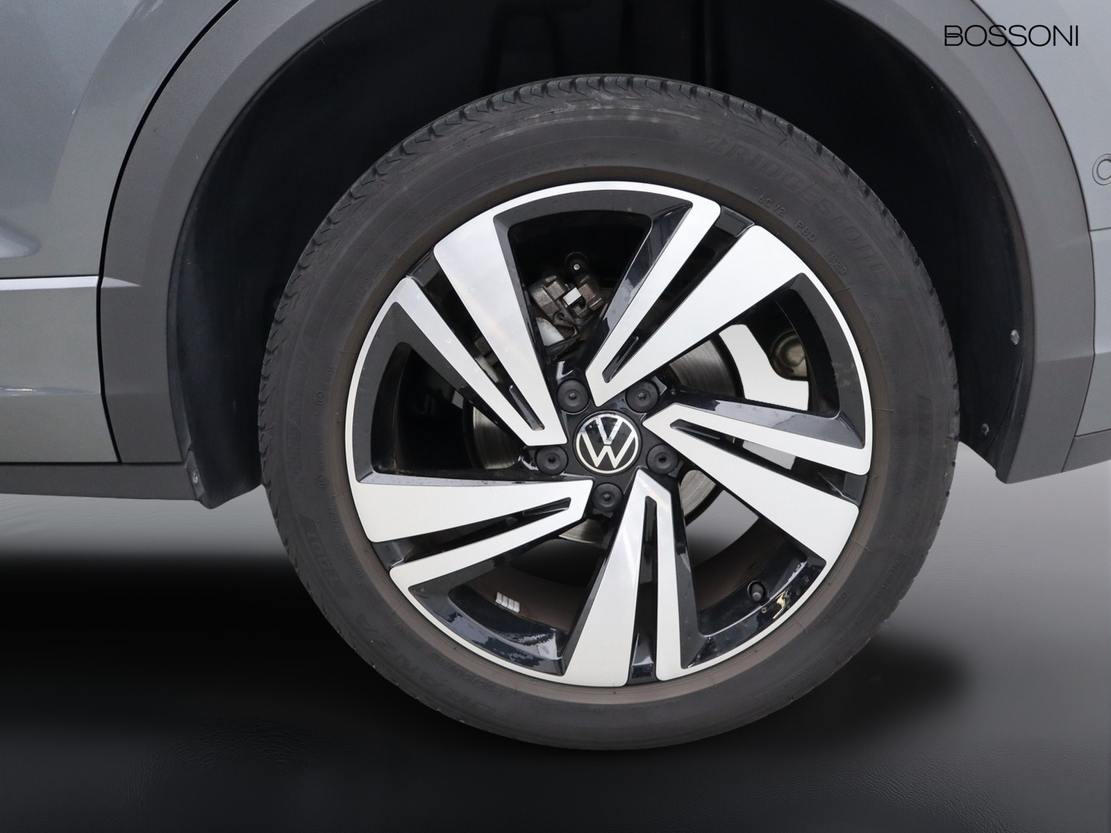 4 - Volkswagen T-Roc 1.5 tsi act r line dsg