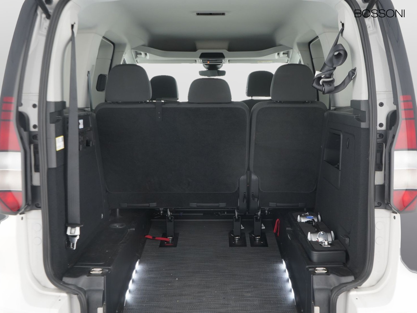 5 - Volkswagen VIC Caddy 1.5 tsi 114cv style