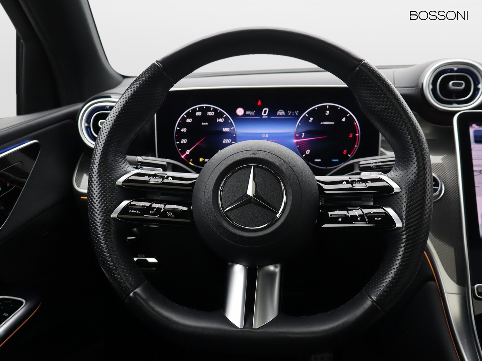 17 - Mercedes GLC coupe 220 d amg line premium 4matic 9g-tronic