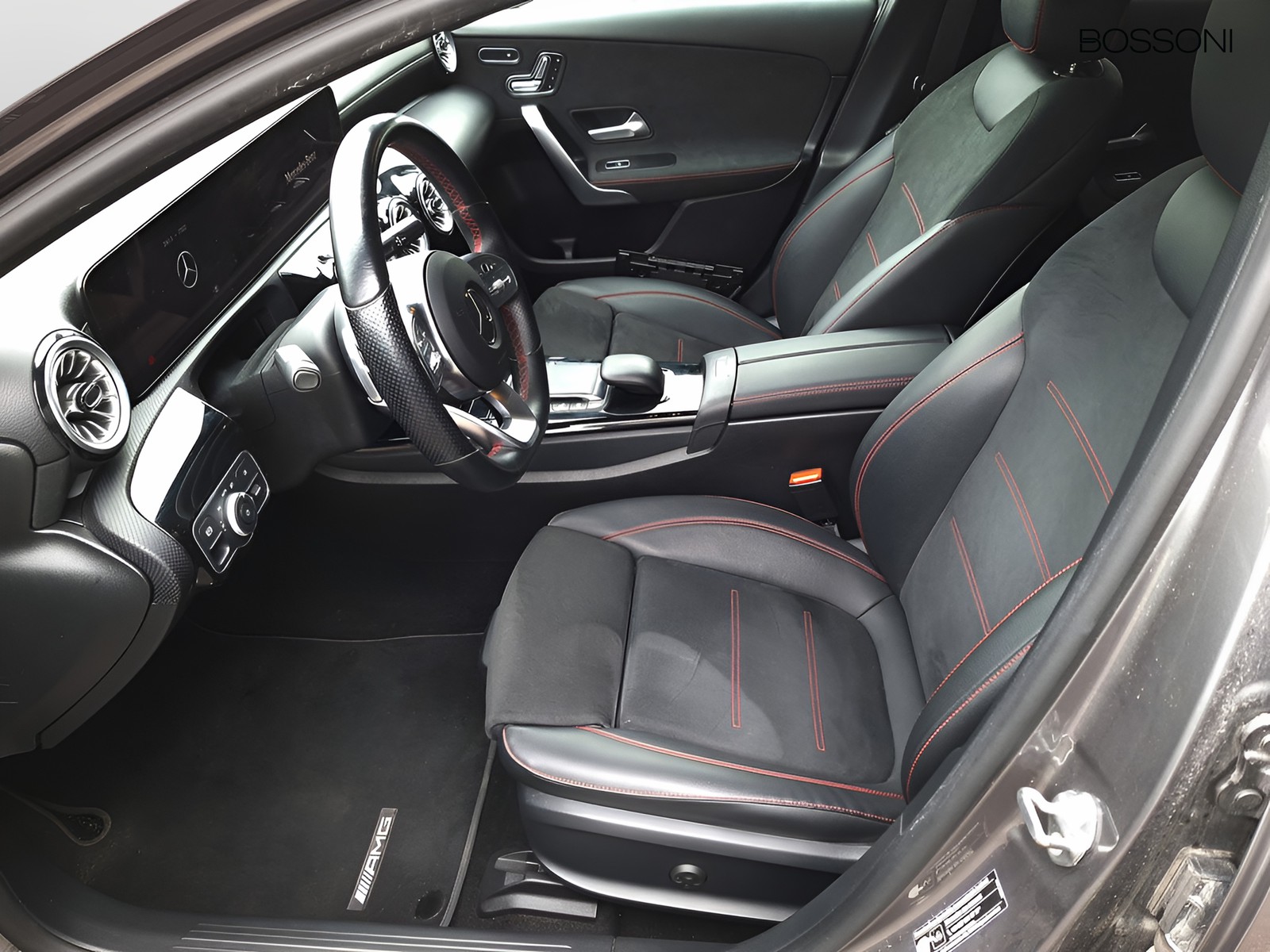 11 - Mercedes Classe A sedan 220 d premium 8g-dct
