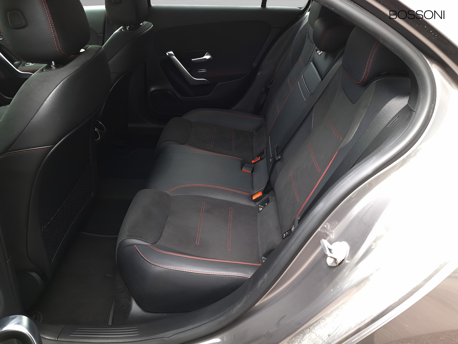 12 - Mercedes Classe A sedan 220 d premium 8g-dct