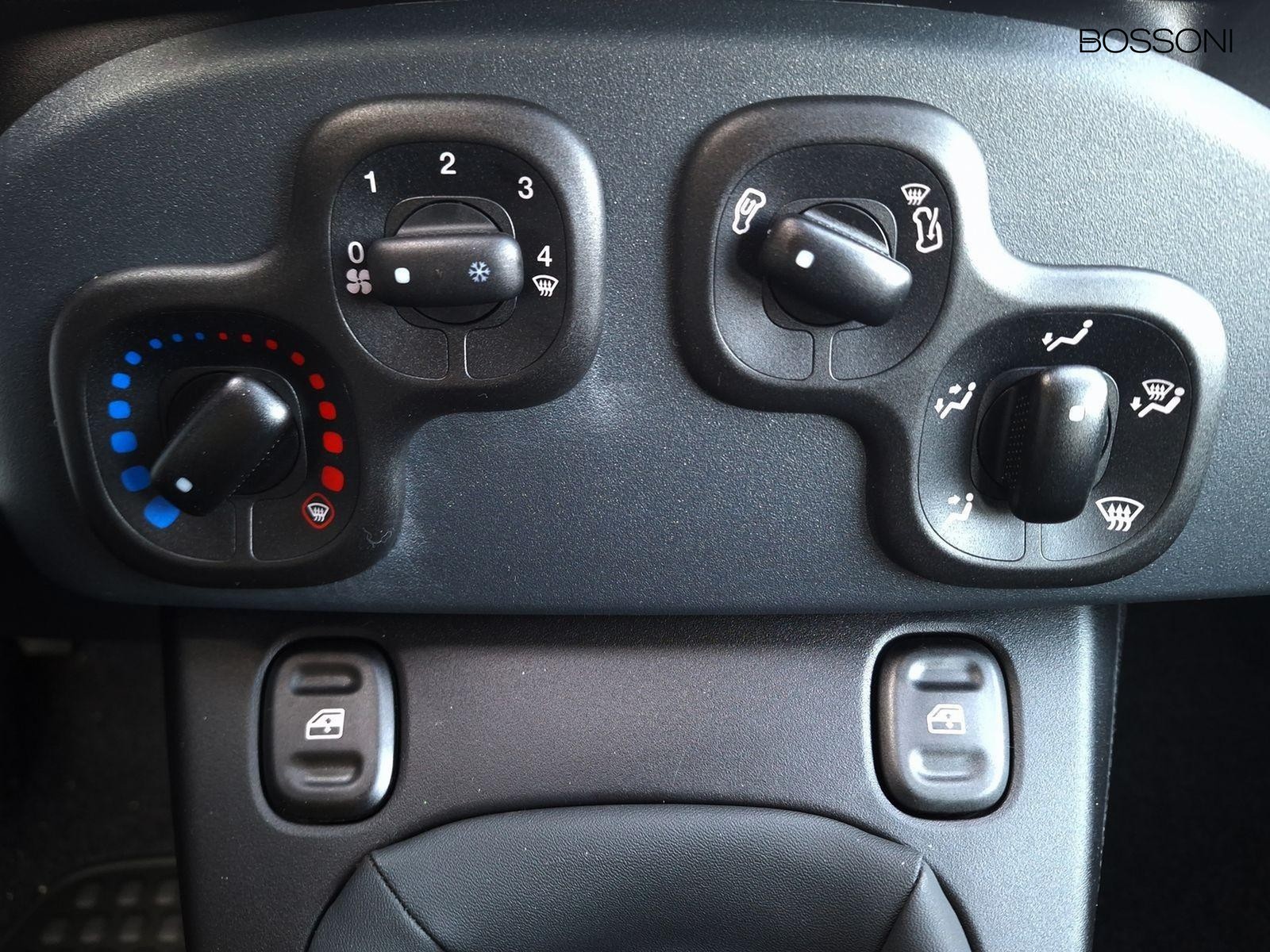 17 - Fiat Pandina 1.0 firefly hybrid 65cv icon s&s 5p.ti