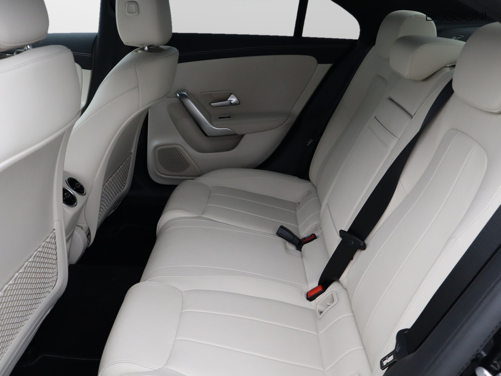 8 - Mercedes CLA coupe 180 d progressive advanced plus 8g-dct