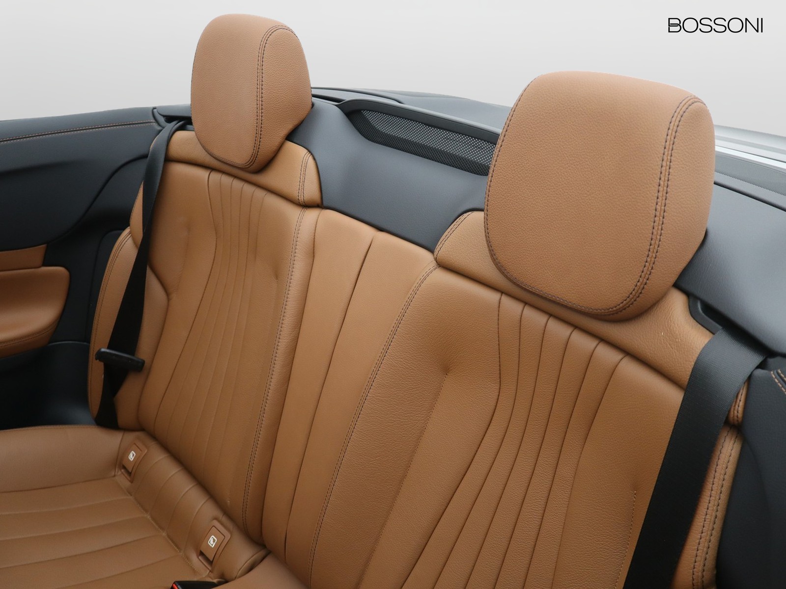 8 - Mercedes Classe E cabrio 220 premium 9g-tronic plus