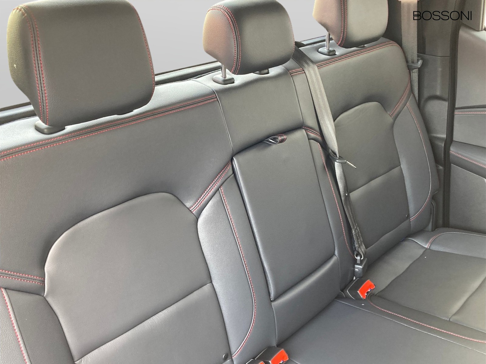 11 - Maxus T60 2.0 twin turbo luxury awd 8at
