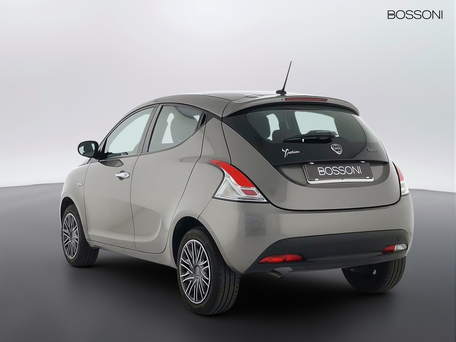 4 - Lancia Ypsilon 1.0 firefly hybrid 70cv silver s&s 5p.ti