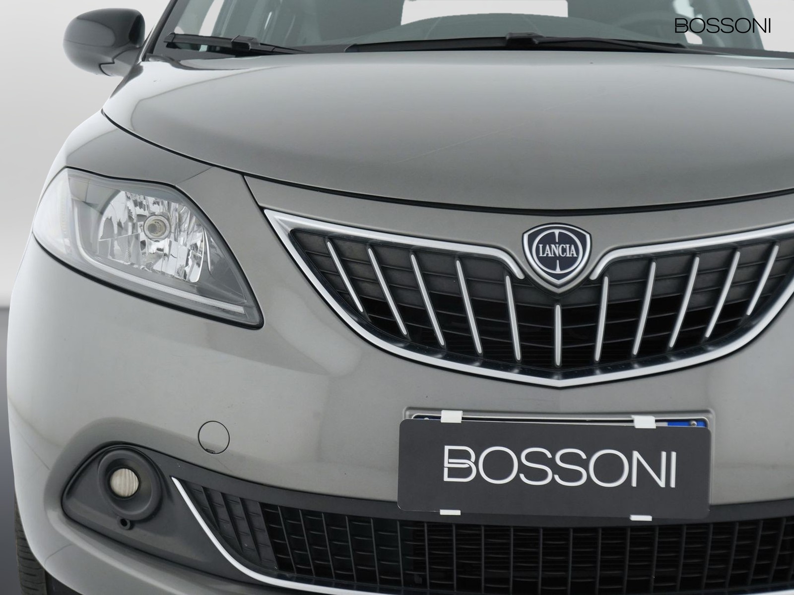 14 - Lancia Ypsilon 1.0 firefly hybrid 70cv silver s&s 5p.ti