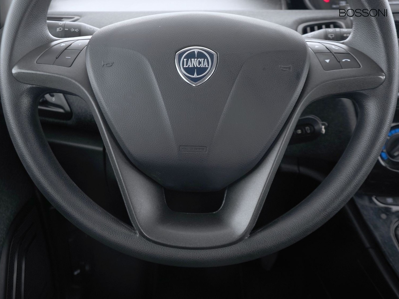 15 - Lancia Ypsilon 1.0 firefly hybrid 70cv silver s&s 5p.ti