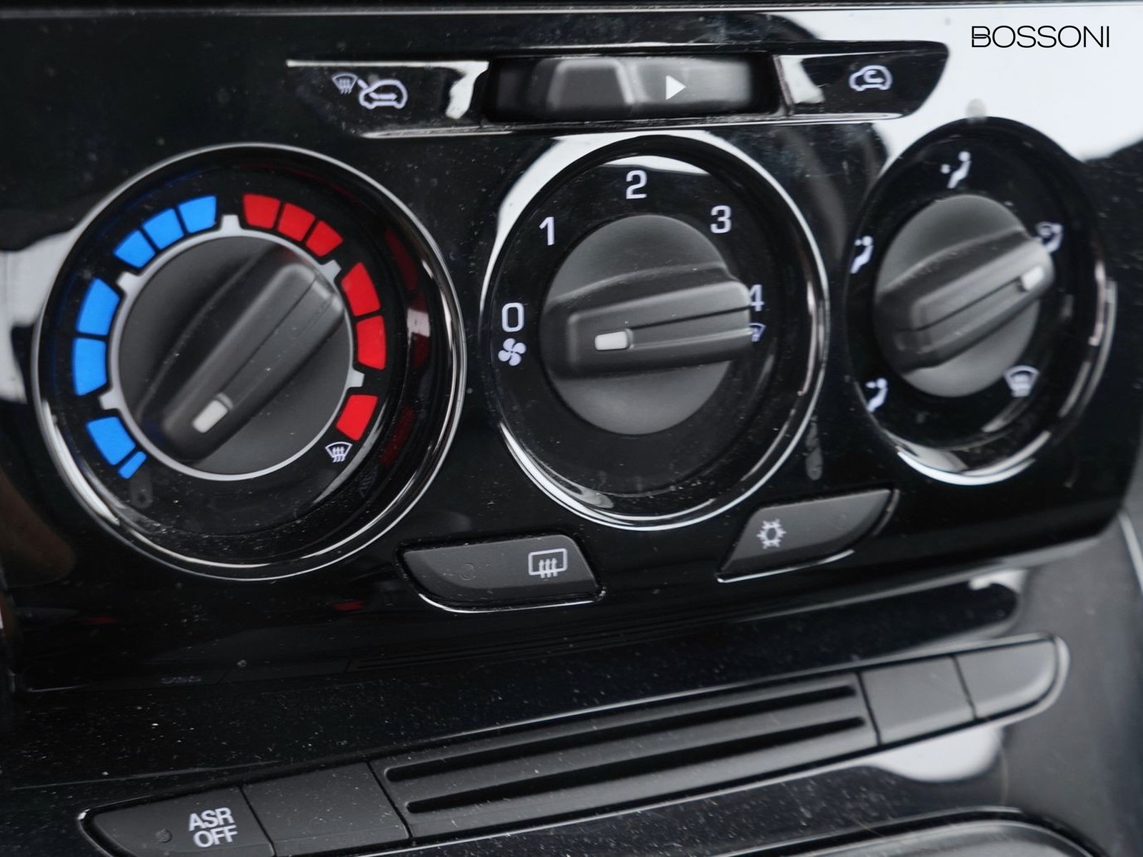 22 - Lancia Ypsilon 1.0 firefly hybrid 70cv silver s&s 5p.ti