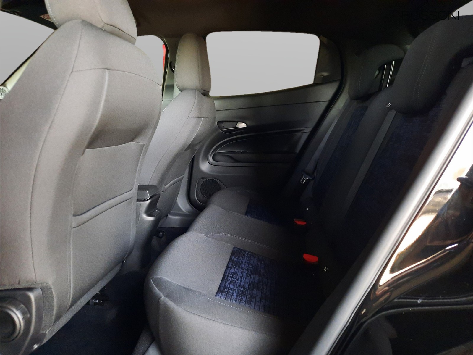 8 - Alfa Romeo Junior 1.2 hybrid 145cv ibrida edct6