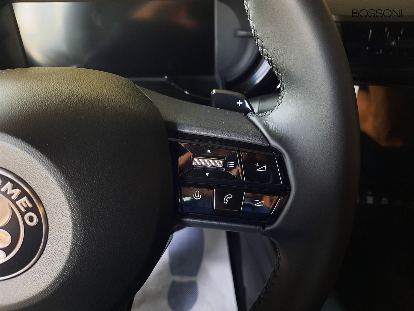 12 - Alfa Romeo Junior 1.2 hybrid 145cv ibrida edct6