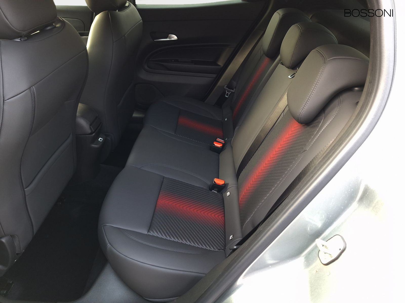 12 - Alfa Romeo Junior 1.2 hybrid 145cv ibrida speciale edct6