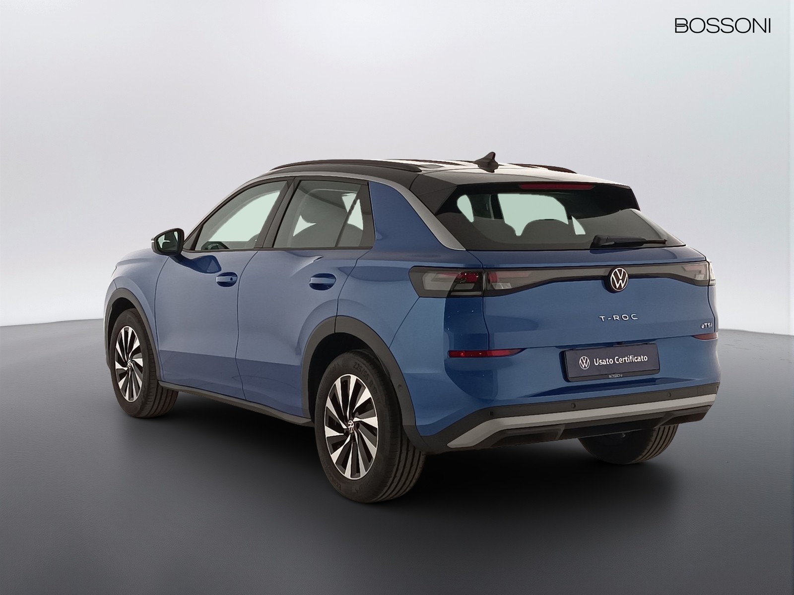 2 - Volkswagen T-Roc 1.5 etsi act 115cv life dsg