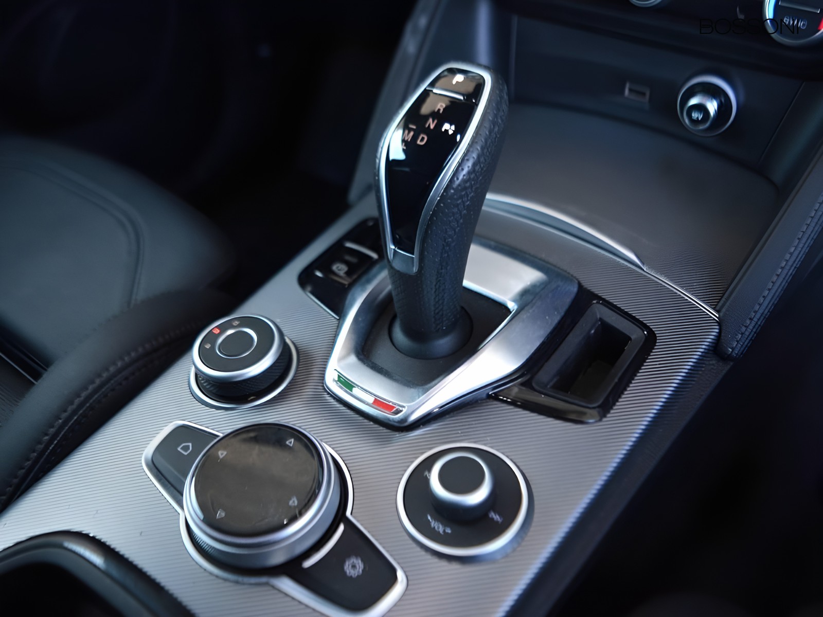 12 - Alfa Romeo Stelvio 2.2 turbo 210cv veloce q4 at8