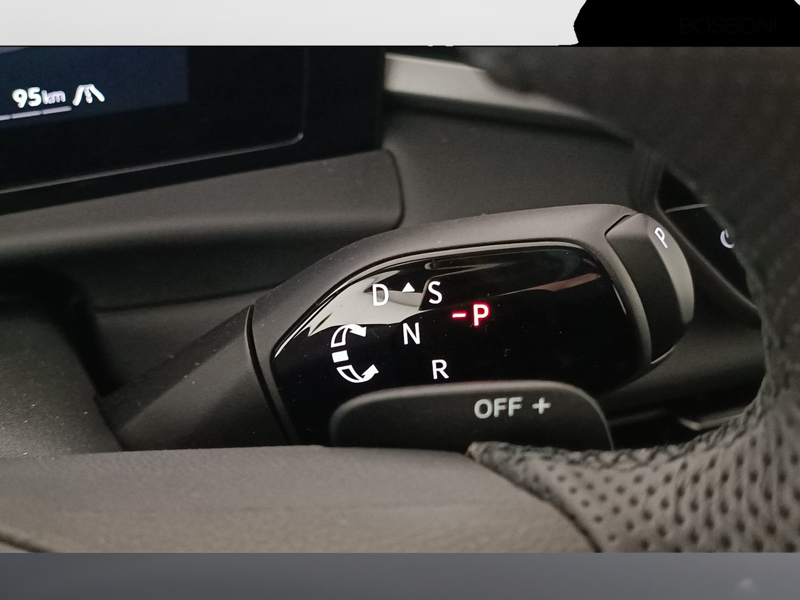 5 - Volkswagen T-Roc 1.5 etsi act 150cv r-line dsg