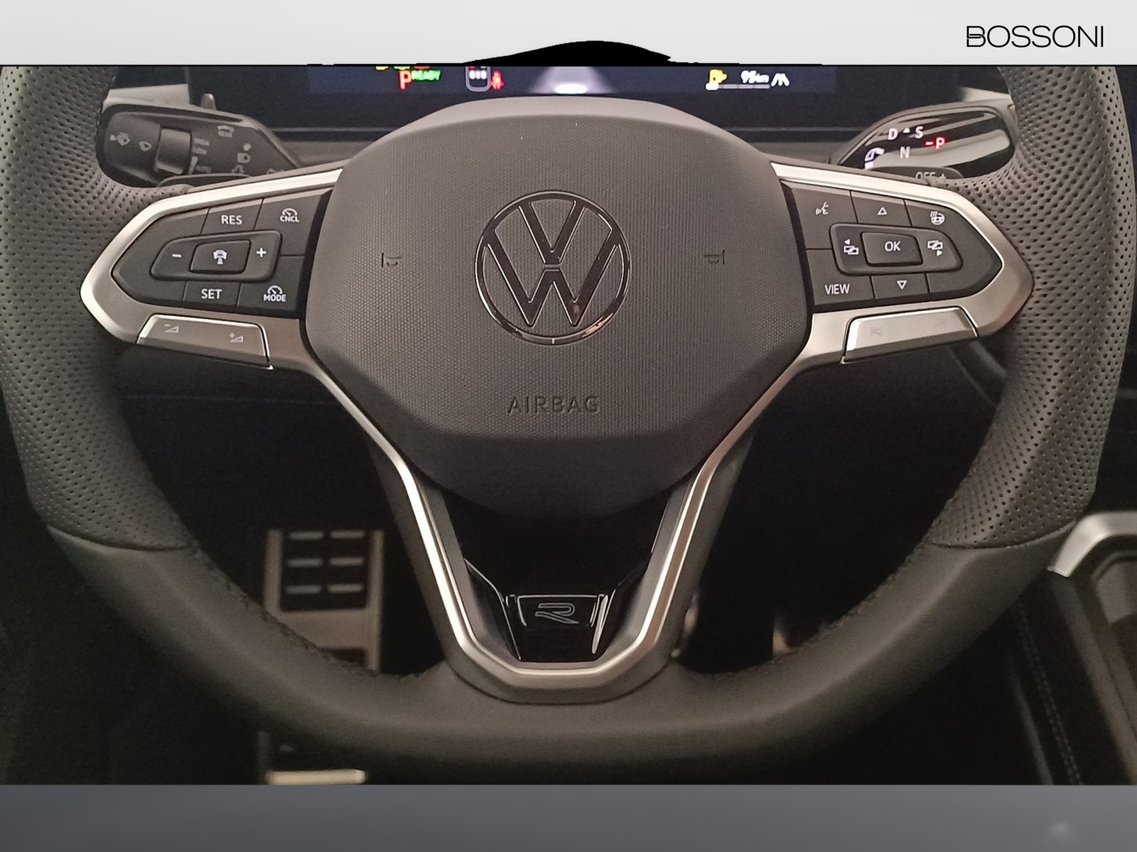 16 - Volkswagen T-Roc 1.5 etsi act 150cv r-line dsg