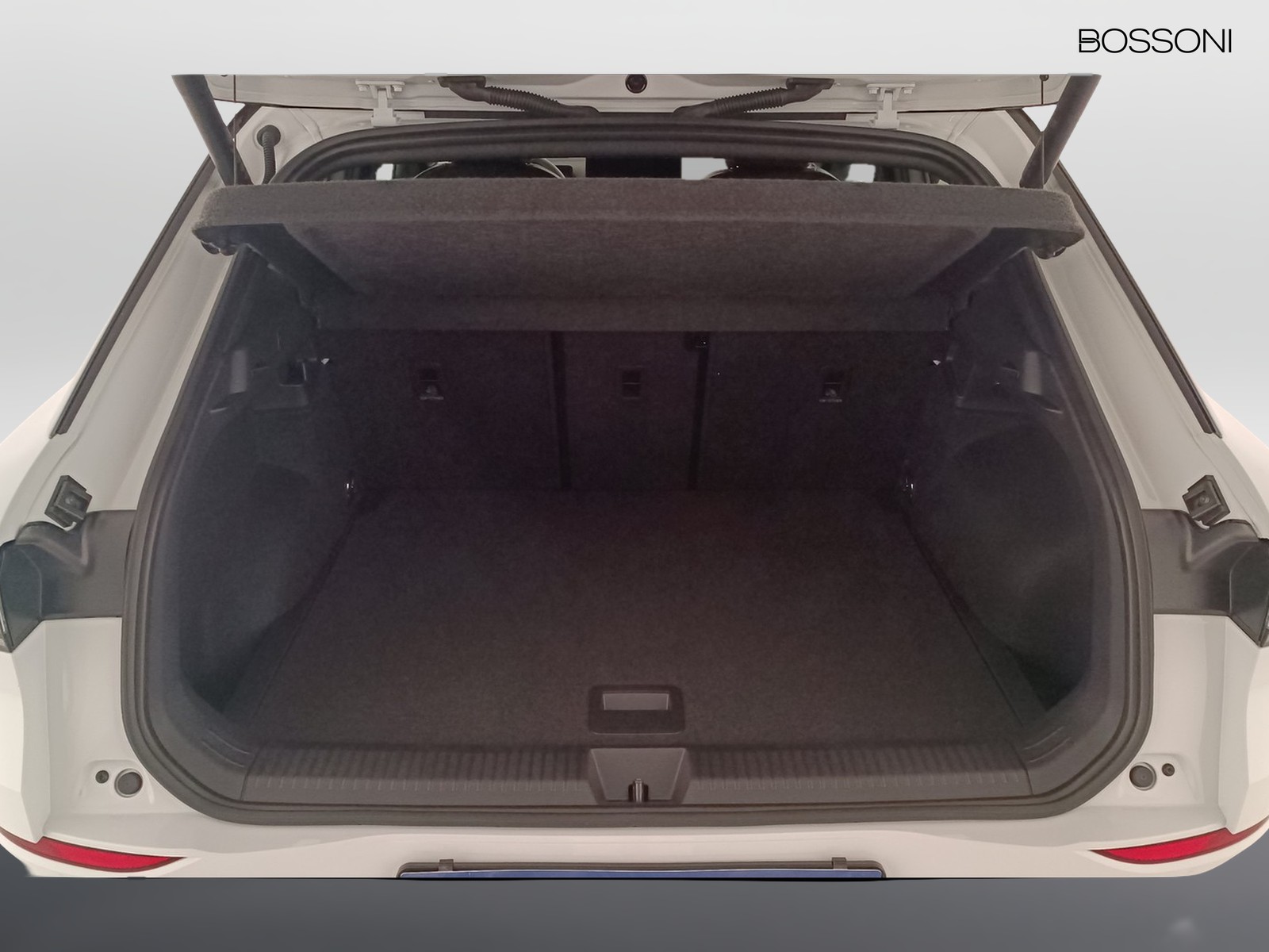 27 - Volkswagen T-Roc 1.5 etsi act 150cv r-line dsg