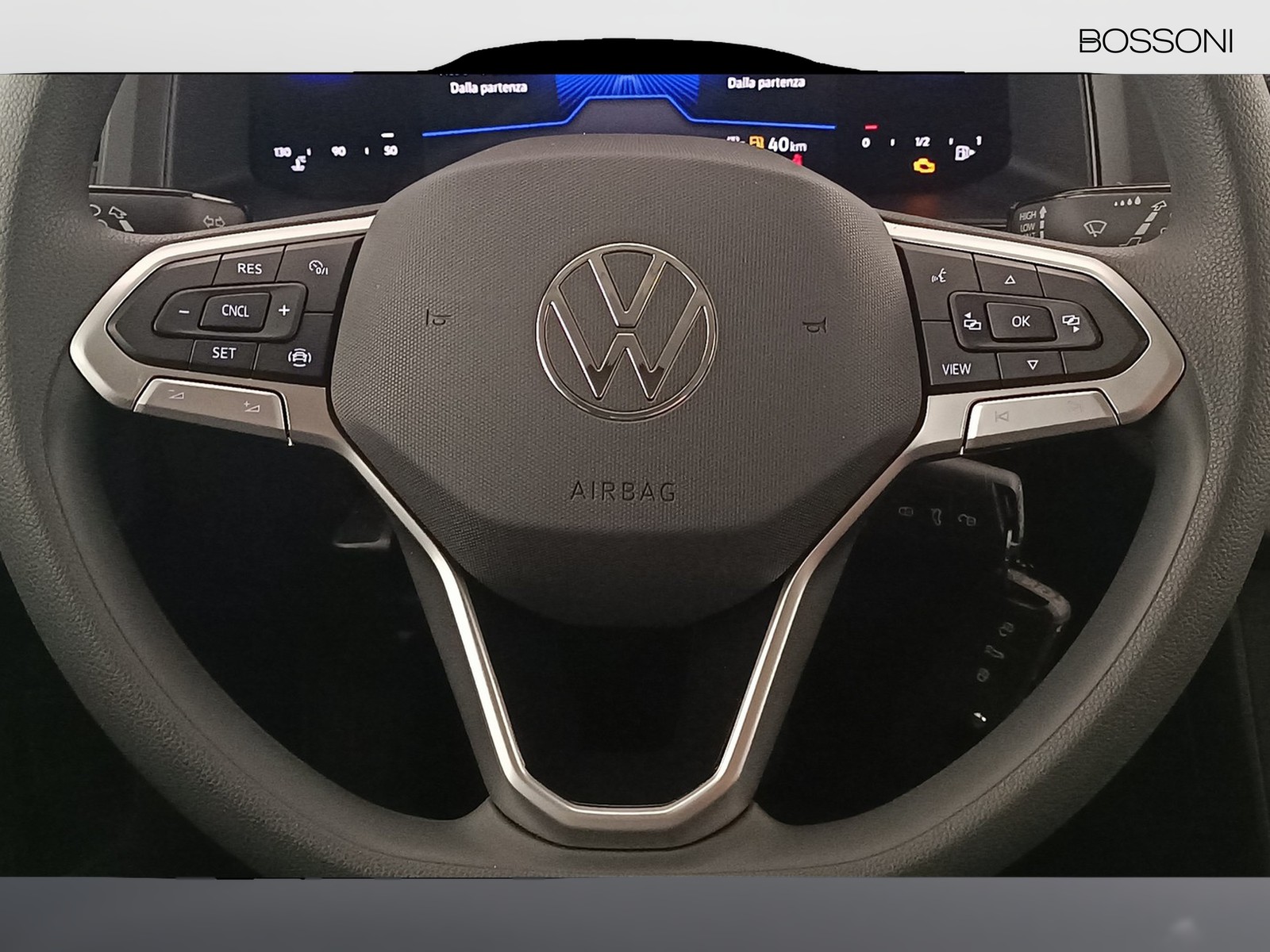 16 - Volkswagen Polo 1.0 80cv young