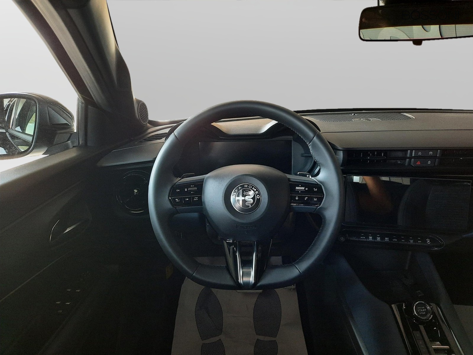 6 - Alfa Romeo Junior 1.2 hybrid 145cv ibrida edct6