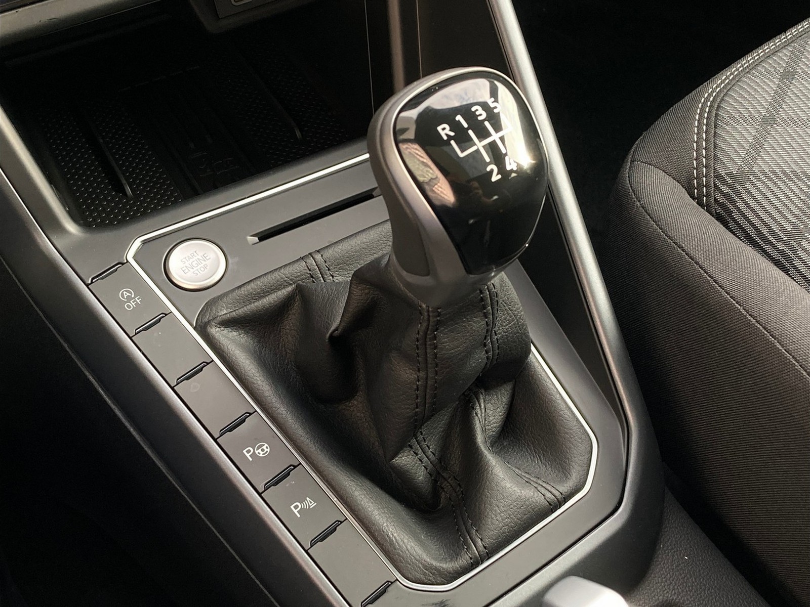17 - Volkswagen Polo 1.0 tsi 95cv r-line plus
